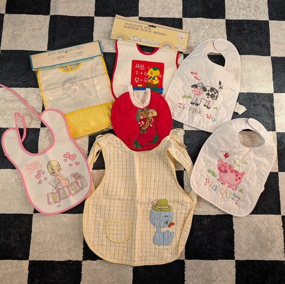 Vintage Baby Bib Set- 1980s Embroidered Animals/Christmas/Precious Moments - Picture 1 of 2